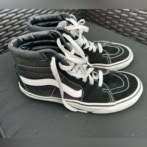 Vans off the Wall Black and White High-Top Sneakers Women’s 7.5/ Mens 5